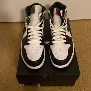 Air Jordan 1 Mid SE
